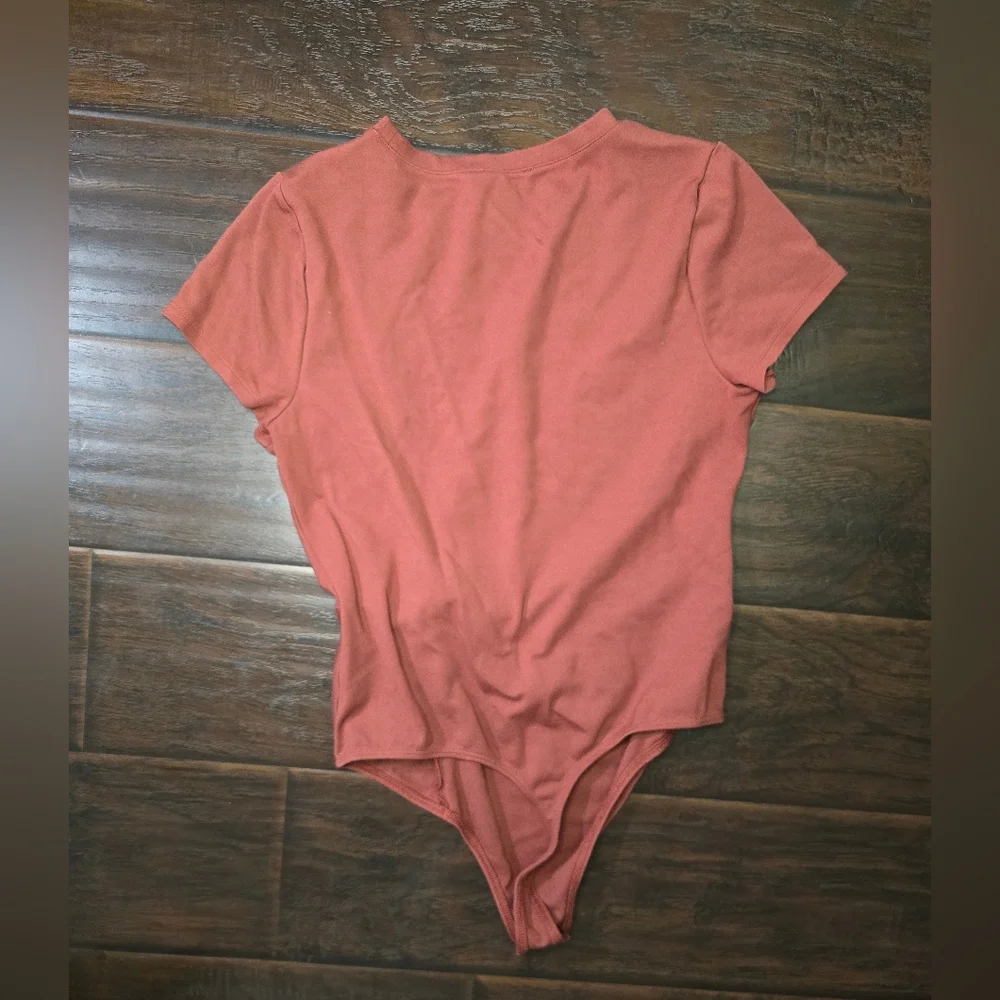 Express Twist-Front Rust/Brick Red Ruched Bodysuit - Picture 7 of 9